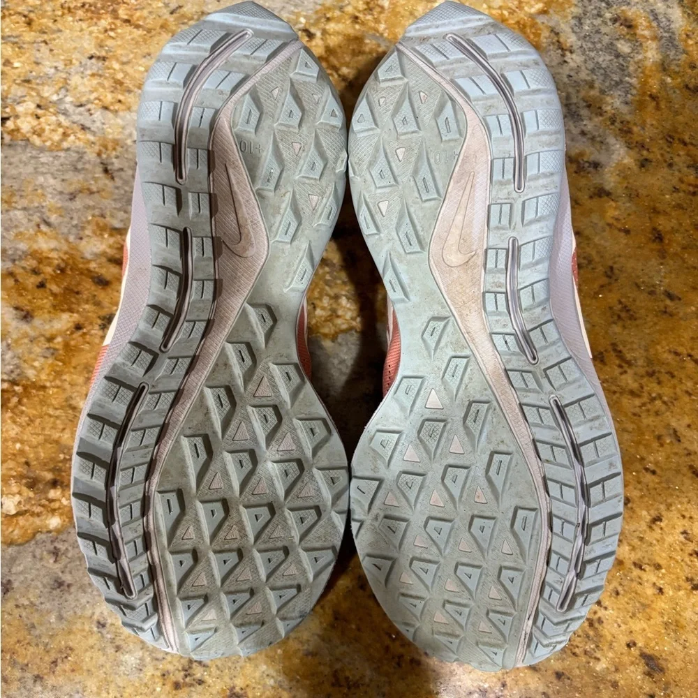 Nike trail Pegasus 36 size 8